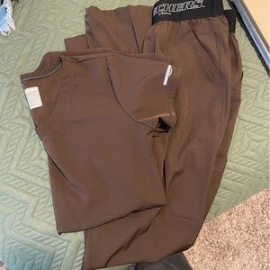 Sketchers by Barco scrub set